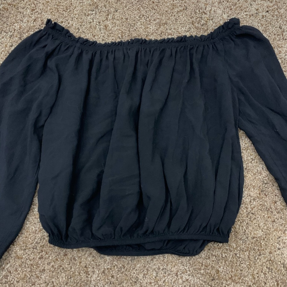 Brandy Melville Off the Shoulder Top - Picture 4 of 5